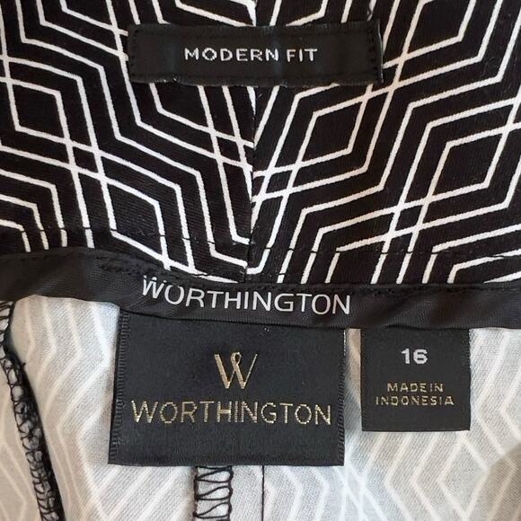Worthington Modern Fit bermuda shorts plus size 16, graphic black & white  2697 - Picture 7 of 8